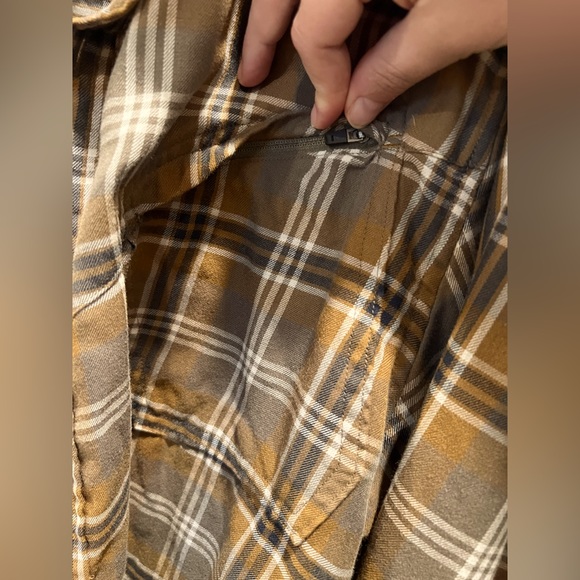 Toad&Co button down - Picture 3 of 4